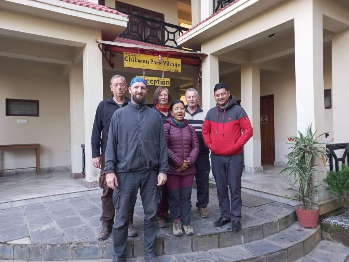 Hotel Chitwan Park Village Sauraha Eksteriør billede