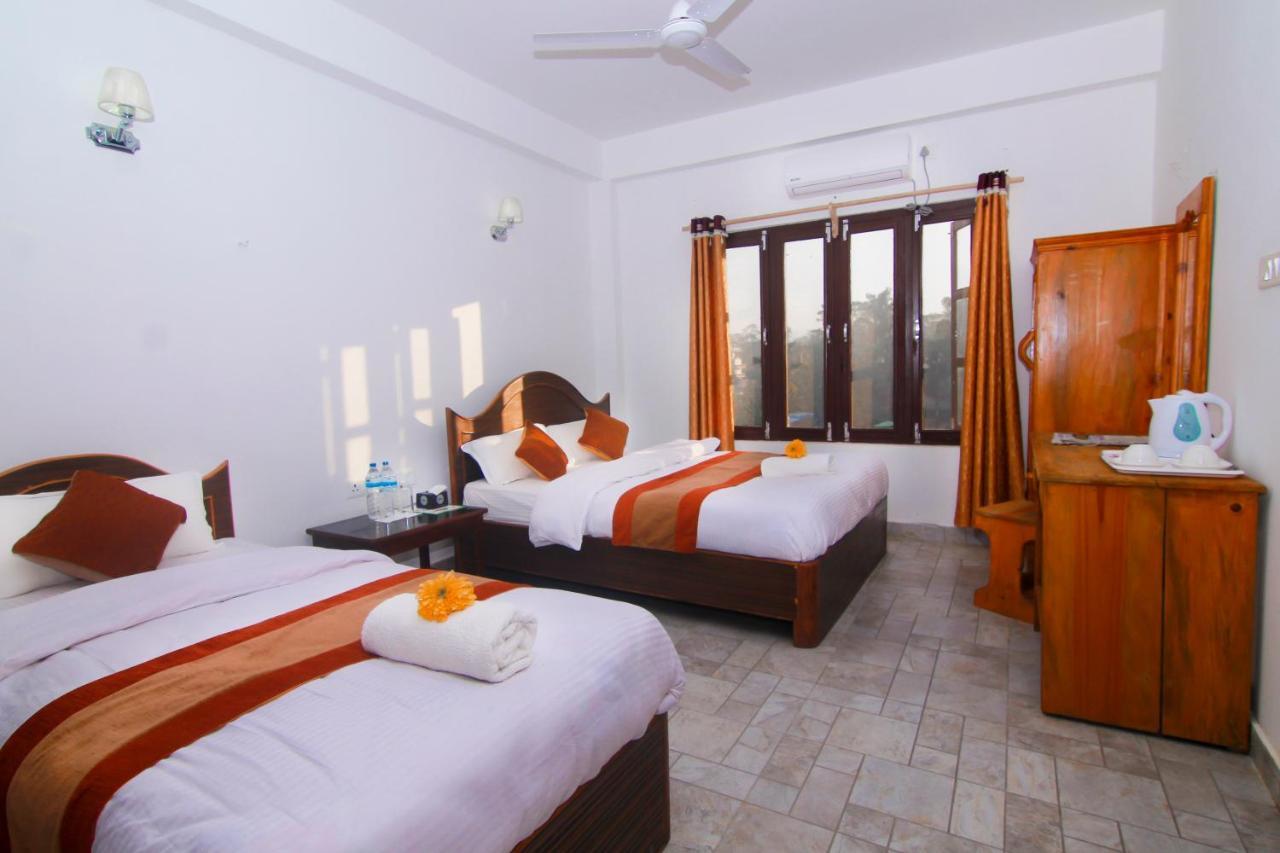 Hotel Chitwan Park Village Sauraha Eksteriør billede
